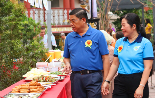 1.400 người ủng hộ chương trình buffet chay gây quỹ chăm lo tết cho hộ dân khó khăn