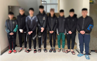 Tạm giữ hình sự các thanh niên sàm sỡ cô gái 'đi bão' ở hầm Kim Liên