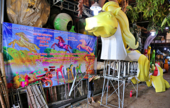 Lộ diện linh vật ngựa cao 11m sẵn sàng ra đường hoa Nguyễn Huệ Tết Bính Ngọ 2026