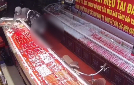 Rủ nhau cướp tiệm vàng vì nợ nần