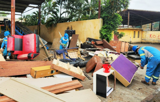 Chuyện về những chiếc sofa bị 'bỏ rơi' ở chung cư