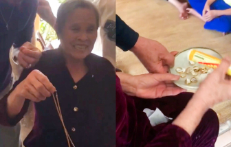 Con cháu vỡ òa vì món quà bất ngờ của cụ bà U80 trong ngày giỗ