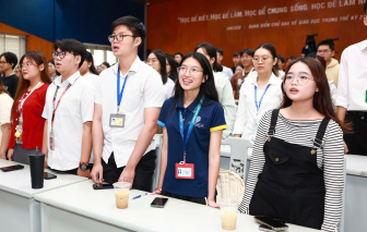 Trường đại học Luật TPHCM dạy trực tuyến gần 2 tháng để sinh viên… 'nghỉ tết'