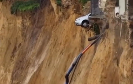 Cả ngàn dân phải sơ tán trong trận sạt lở kinh hoàng ở Ý