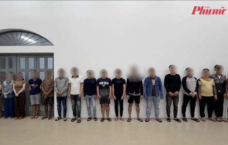 Công an TPHCM truy xét nhóm thanh niên hỗn chiến trước quán ăn, đánh gục người bên đường