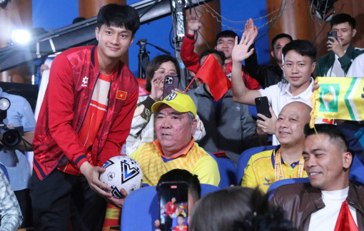 Thủ môn Văn Bình tiết lộ mẫu bạn gái “biết nấu ăn”