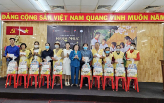 Mang tết sớm đến cho bệnh nhân khó khăn