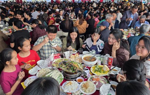 Hơn 1.800 khách mời đến nhà Đình Bắc dự tiệc tri ân của gia đình