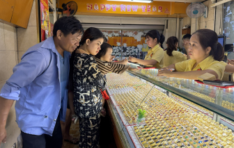 Giá vàng vượt 190 triệu đồng/lượng, đà tăng chưa có dấu hiệu dừng