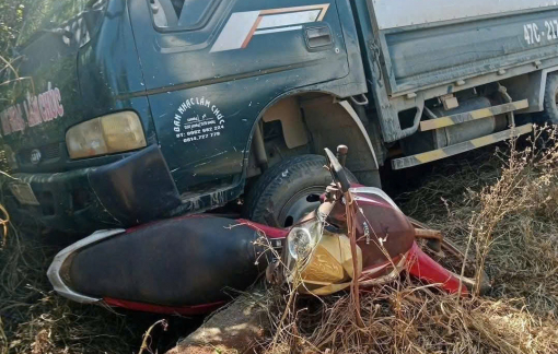 Xe tải tự trôi tông 2 mẹ con thương vong