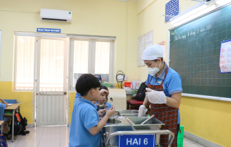 Sở GD-ĐT TPHCM đề nghị siết chặt quản lý đơn vị cung cấp suất ăn