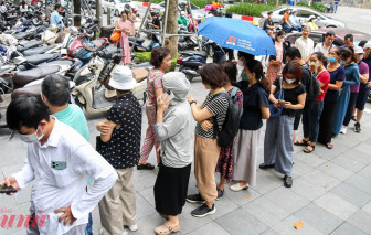 Vợ chồng tôi mất ngủ sau khi bán nhà để tất tay vào vàng