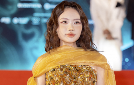 Sao Việt đọ sắc trên thảm đỏ 'Làn Sóng Xanh'