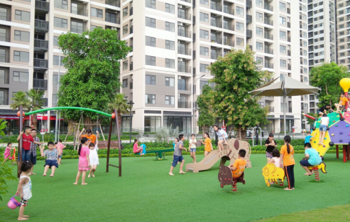 Khu vui chơi trẻ em ở chung cư: Nơi thử thách ứng xử của người lớn