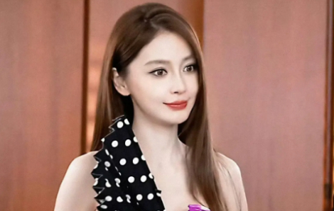 Angelababy gây sốt khi diện 'haute couture' đầu tiên trong năm 2026