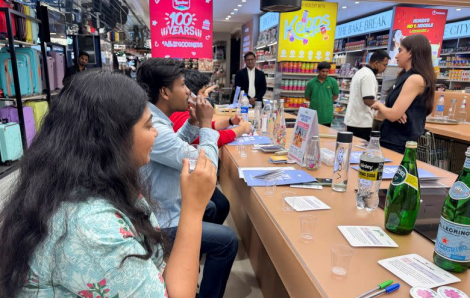 Cơn sốt nước uống đóng chai cao cấp ở Ấn Độ