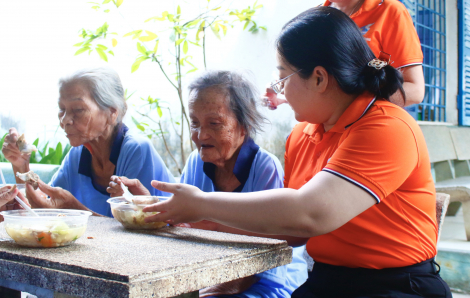 Xuân ấm áp từ bữa ăn yêu thương tại Trung tâm Hỗ trợ Xã hội TPHCM