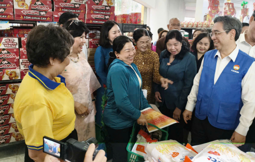 15.000 hộ gia đình được mua sắm miễn phí từ chương trình “Siêu thị mini 0 đồng"