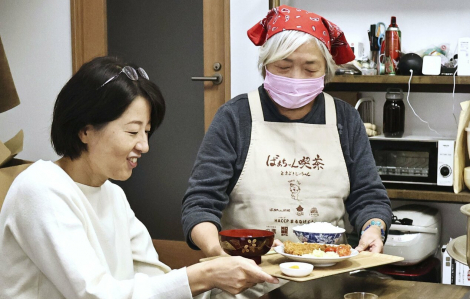 Một tỉnh ở Nhật Bản mở mô hình kinh doanh tuyển dụng các cụ bà U90 vào làm việc
