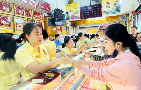 Giá vàng thất thường, đầu tư dễ chuốc rủi ro