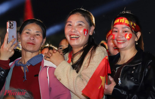 Người mẹ lặng lẽ phía sau hành trình của Đình Bắc