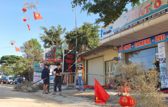 Đôi vợ chồng bị điện giật khi dựng cây nêu đón tết