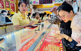 Giá vàng, bạc tiếp tục lao dốc