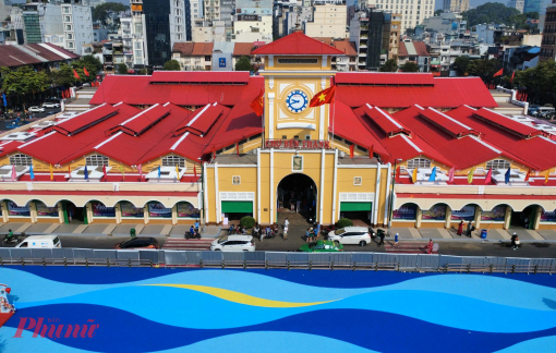 Đề nghị tạm dừng chỉnh trang trước chợ Bến Thành, Hồ Con Rùa