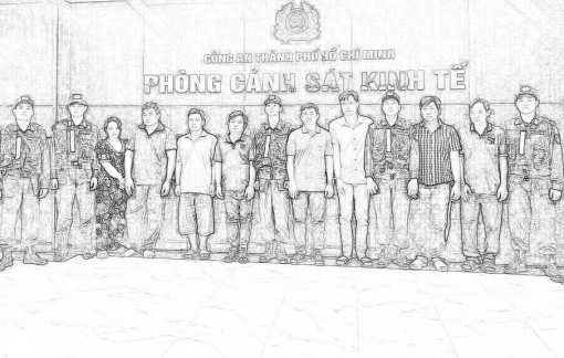 Bắt nhóm người làm giả xăng A95