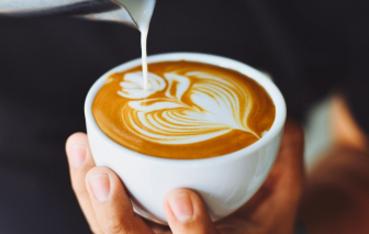 6 lời khuyên giúp uống cà phê an toàn khi bị cao huyết áp