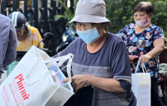 Báo Phụ nữ TPHCM trao 200 phần quà trong chương trình Tết ấm Bính Ngọ 2026