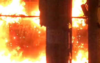 Cháy tiệm bánh đường Đỗ Xuân Hợp, TPHCM