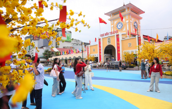 Chợ Bến Thành, Hồ Con Rùa hoàn thành chỉnh trang, nhiều du khách đến check-in