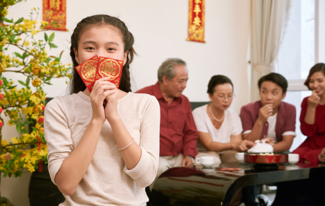 Tôi sợ cảm giác cha mẹ tựa cửa ngóng con