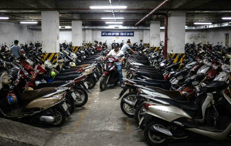 Bãi giữ xe bóc trần văn hóa chung cư