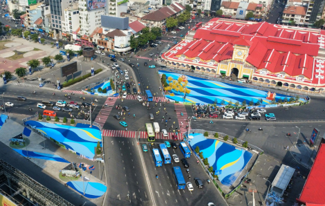 Xem xét đổi màu sơn hồ Con Rùa, chợ Bến Thành