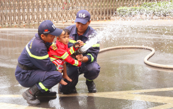 Công an TPHCM mang “Xuân hy vọng” đến bệnh viện