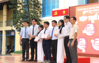 Sở GD-ĐT TPHCM bổ nhiệm hiệu trưởng nhiều trường THPT