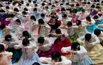 Thống đốc Hàn Quốc bị chỉ trích vì đề nghị nhập khẩu phụ nữ để kết hôn, sinh con