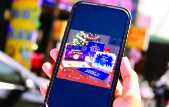 Về nhà qua màn hình điện thoại