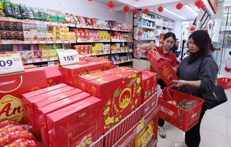 Sắm tết gần nhà: Vì sao nhiều gia đình chọn siêu thị mini?