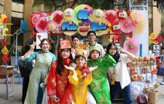 Học sinh TPHCM vui hội xuân trước kỳ nghỉ tết 2026