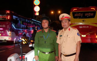 Cuối năm, xe khách bắt, trả khách lộn xộn khắp nơi