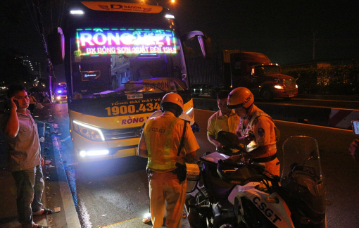 CSGT TPHCM ngày đêm tuần tra, xử lý xe khách dịp cận tết