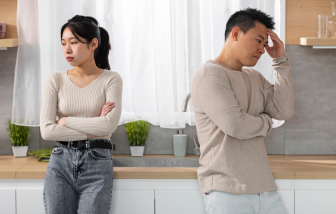 Có vợ ở Mỹ vẫn thổn thức khi bạn thân rủ yêu