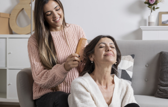 Tết này, tôi sẽ tự tay trang điểm cho mẹ