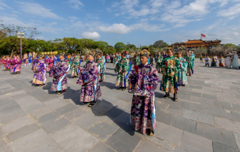 Vào Đại Nội xem Lễ Thiết triều Nguyên đán thời Nguyễn