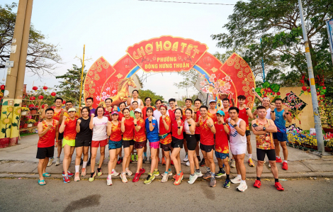 Chạy giữa mùa hoa