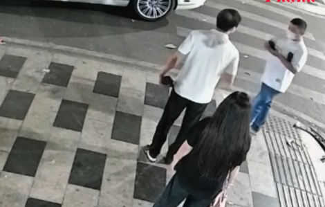 Vụ tài xế xe Bentley xô xát với tài xế taxi: Công an phường Bến Thành mời những người liên quan làm việc