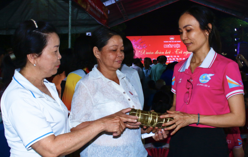 Ấm áp “Xuân đoàn kết – Tết nghĩa tình” ở xã Vĩnh Lộc